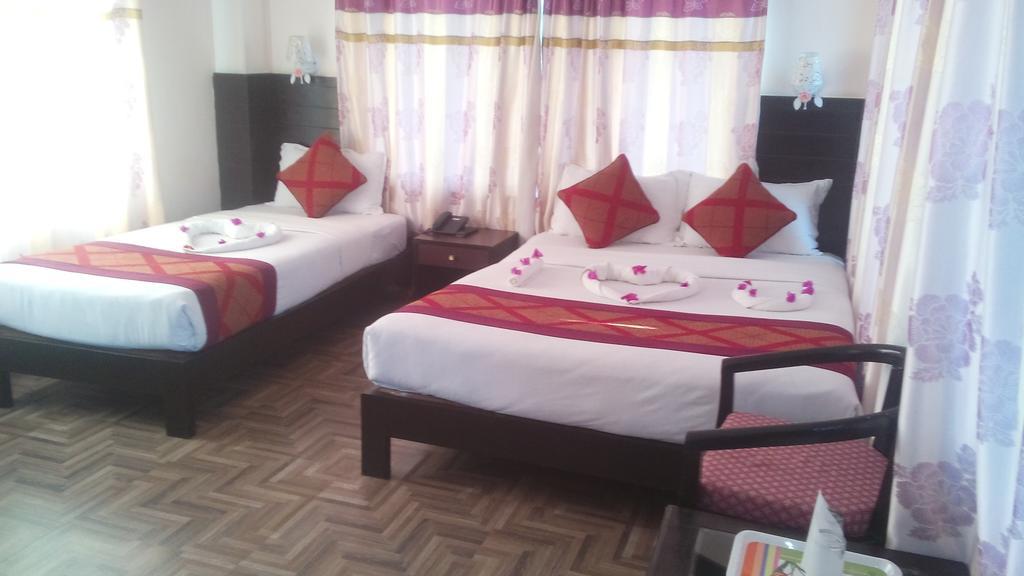 Hotel Center Lake Pokhara Kültér fotó