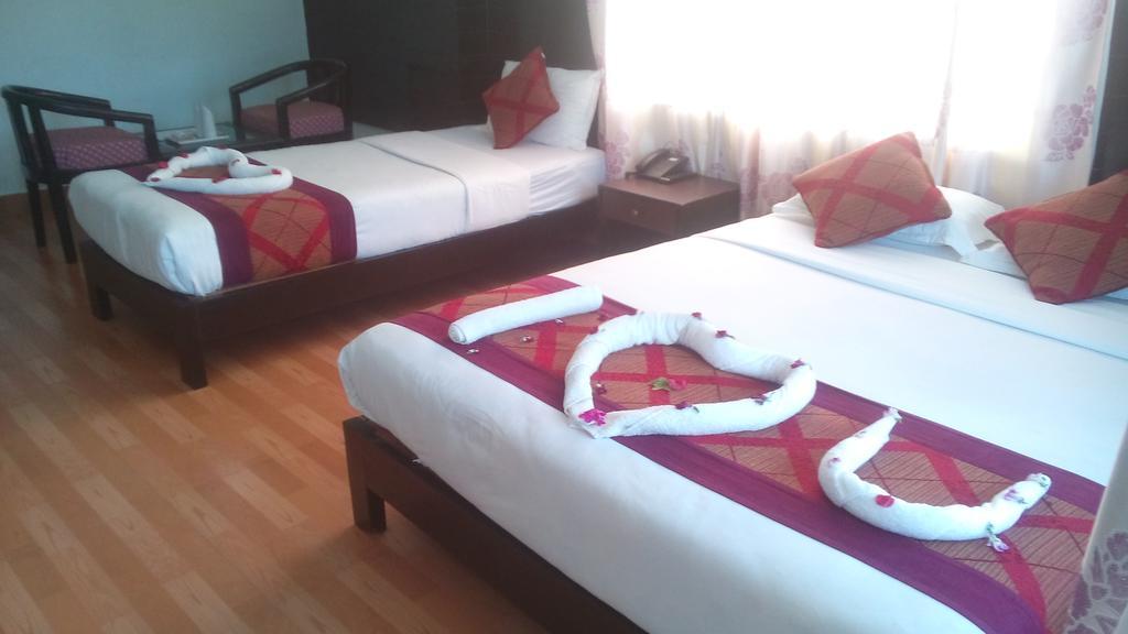 Hotel Center Lake Pokhara Kültér fotó