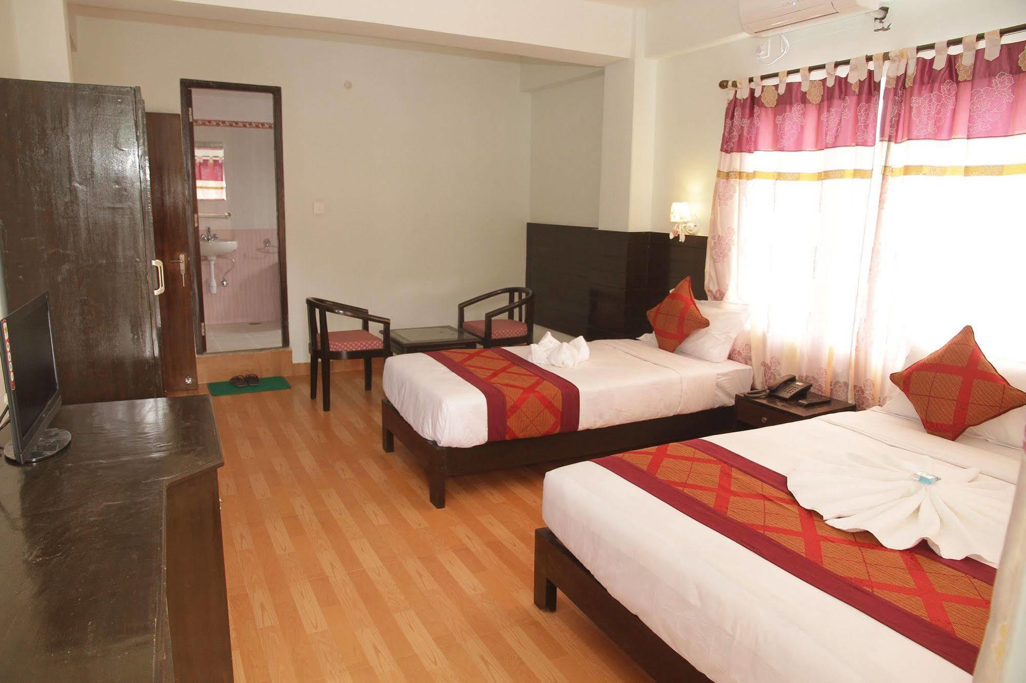 Hotel Center Lake Pokhara Kültér fotó